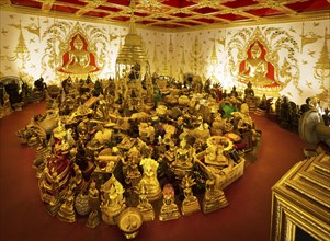 Offerings at the Chedi Wat Phra That Phanom