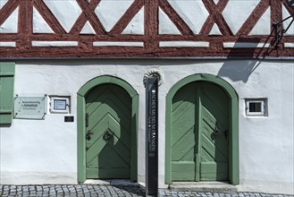 Entrance doors to the former synagogue built in 1687