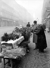 Street sale flowers ca. 1930