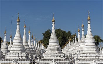 White stupas at Sandamuni Pagoda
