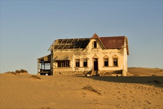 Decaying house of the accountant of the former diamond town Kolmanskop