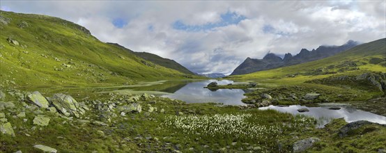 Scheidsee lakes in front of summit Patteriol