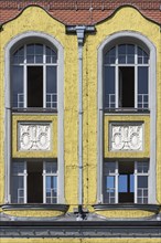 Side facade with Art Nouveau reliefs