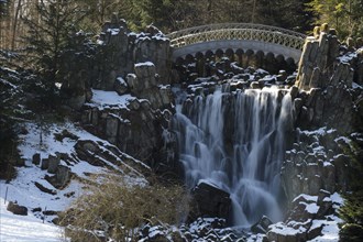 Teufelsbrucke and waterfall in winter