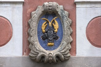 Relief crab figure at the Haus zum Krebs