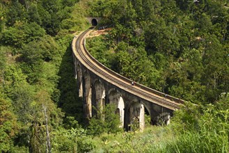 Nine Arches Bridge in the highlands near Ella