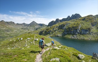 Two hikers at Brettersee