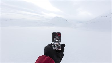 Navigation with compass in winter