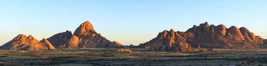 Panorama of the Spitzkoppe and Pontok mountains