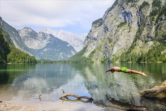 Young man jumps into Lake Obersee