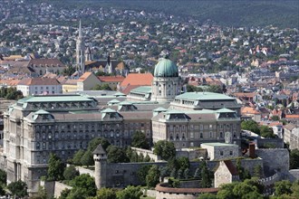 View from the Gellertberg over the castle palace to the Matthias Church