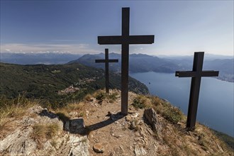 Crosses on Monte Morissolo