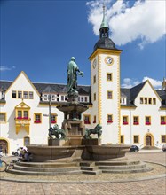 Otto der Reiche fountain monument in front of the town hall at the Obermarkt in Freiberg