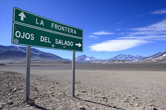Guide to the border with Argentina and the volcano Ojos del Salado