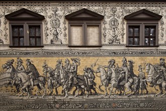 Mural of the Prince's procession on the facade