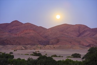 Moonrise over the mountains