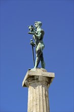 Victor Monument