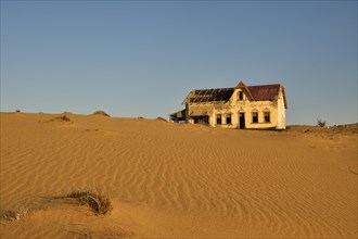 Decaying house of the accountant of the former diamond town Kolmanskop