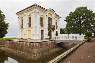 Hermitage pavilion in lower park