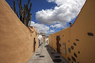 Alley Calle la Paz