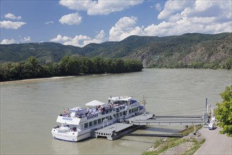 Excursion boat on the Danube near Durnstein