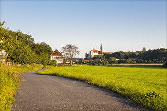 Elbe cycle path to Meissen with view of Albrechtsburg Castle and Cathedral
