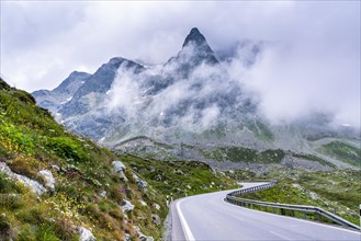 Mountain pass road Julierpass