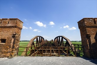 Ruins of the former Elbe bridge Domitz