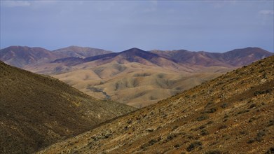 View from the Mirador Astronomico de Sicasumbreauf the bare mountains near Pajara