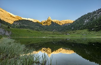 Schottmalhorn reflected in lake Funtensee at sunset