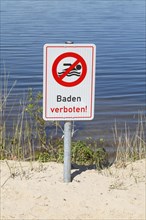 Shield bathing forbidden ! at a lake