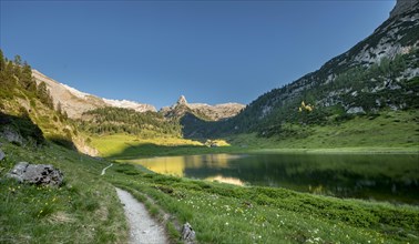 Path around the lake Funtensee