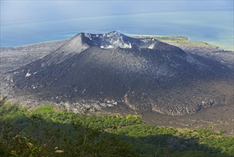 Ascent to Mount Kobui with view into the crater of the volcano Tavurvur