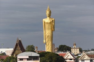 60m high gilded Buddha statue Luang Phaw Dto in Wat Burapha Phiram