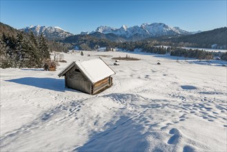 Heustadel in a snow-covered landscape