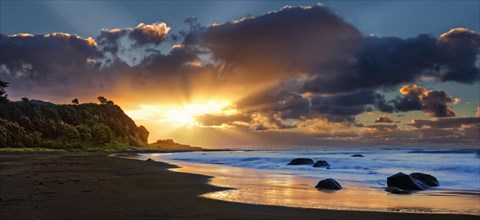 Sunset on the beach of Oakura