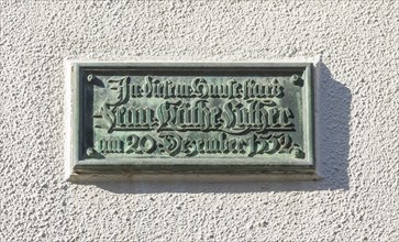 Sign on the facade of the last residence of Katharina Luther