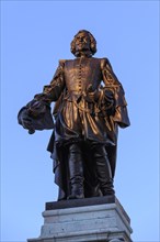 Statue of Samuel de Champlain