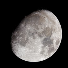 Increasing moon at night