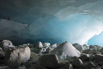 Ice cover in the glacier cave