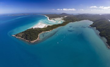 Whitehaven Beach and Hill Inlet river meanders