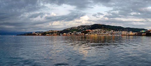 Panoramic view of Oriental Bay at sunset