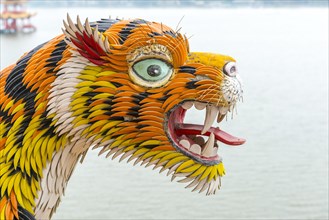 Tiger figure on roof of Dragon and Tiger Pagodas