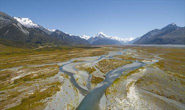 Wide riverbed of Tasman River