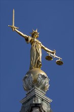 Statue of Justitia at Old Bailey