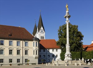 Residence Square with Marian Pillar and Cathedral