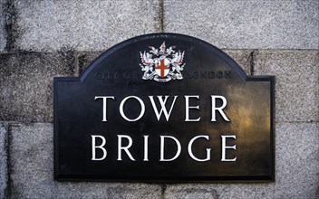 Sign with the inscription Tower Bridge