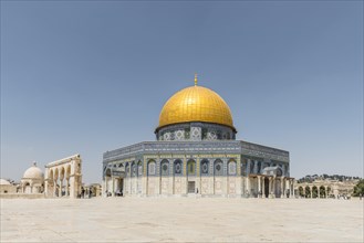 Place in front of the Dome of the Rock