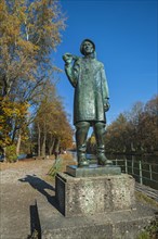 The Isar Rafter Statue on the Isar Canal