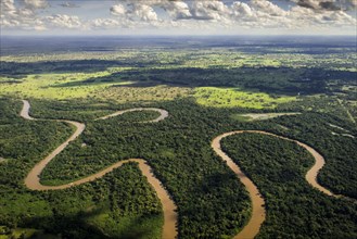 Rio Aquidauana flows through jungle